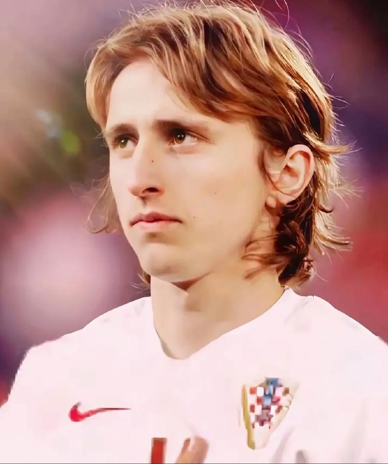 看国米的球也就从11／12赛季开始，最开始一直用...