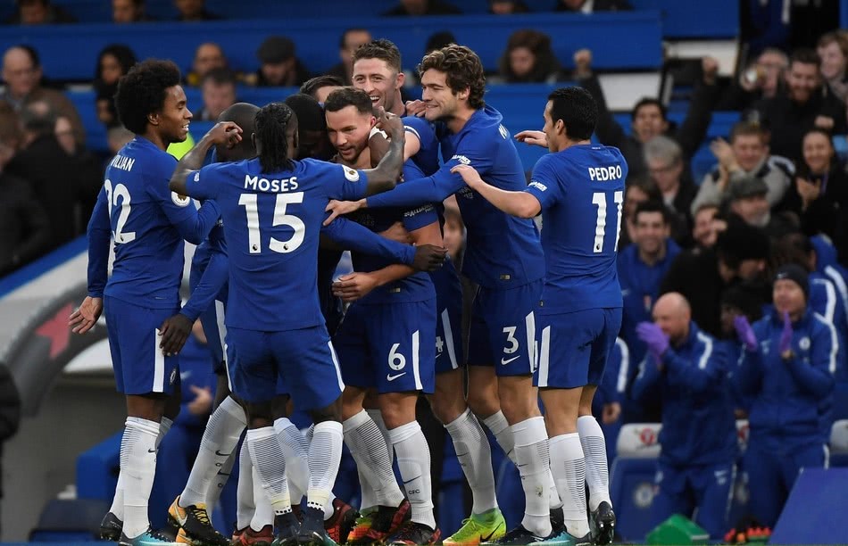 慎入，尼日利亚超比赛中一球员被对方球迷冲进场内割喉