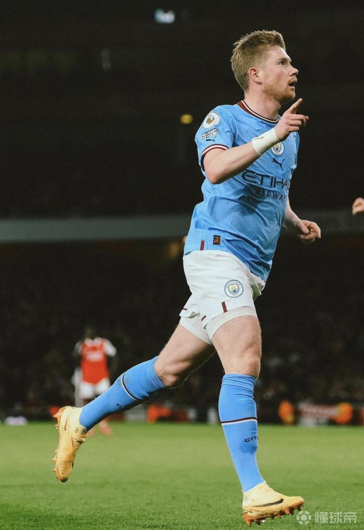 篮球CBA球队对阵激烈，比分胶着